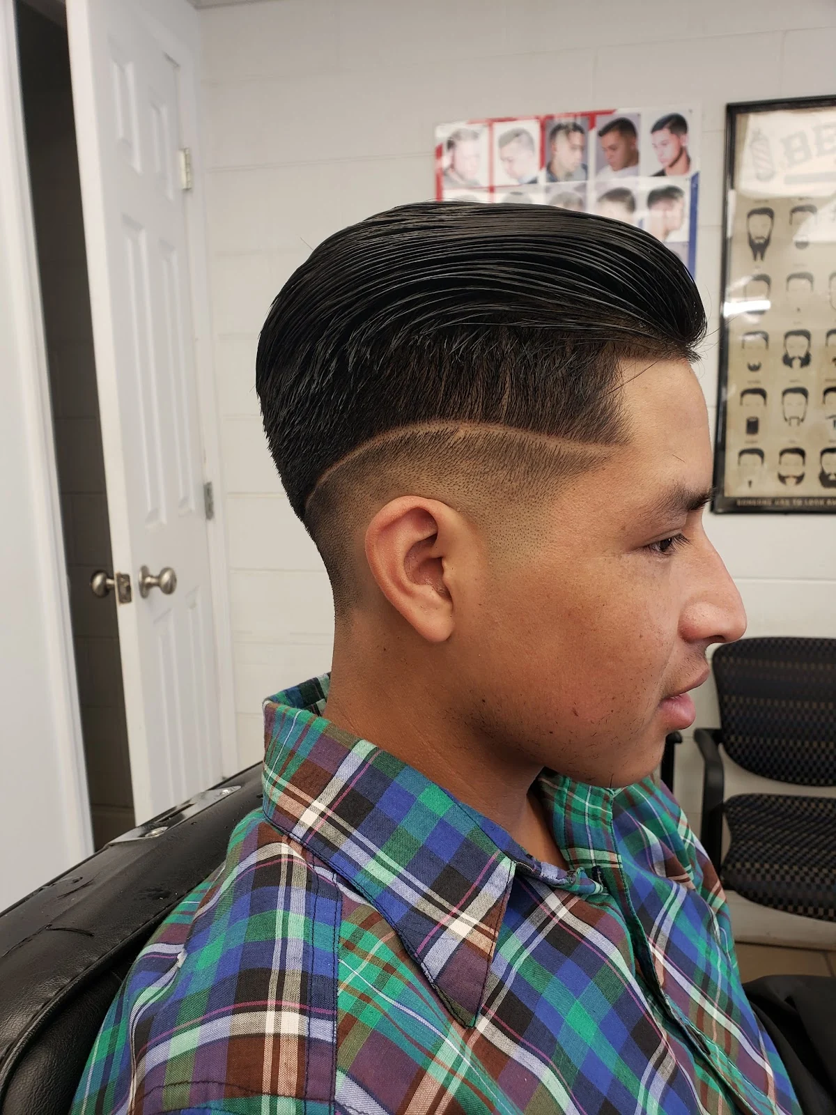 Hutch's Barber Shop in Morristown, TN