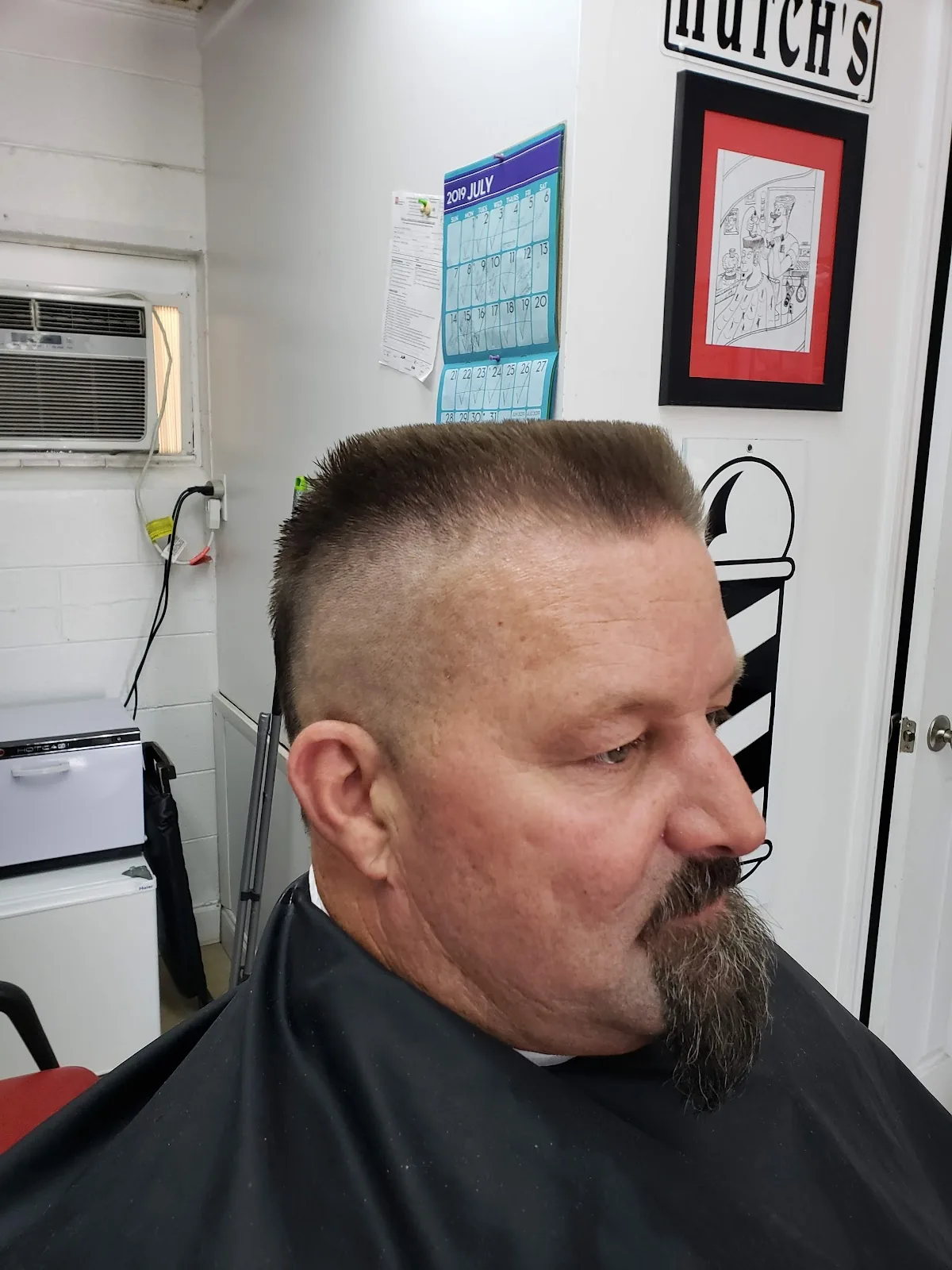 Hutch's Barber Shop in Morristown, TN